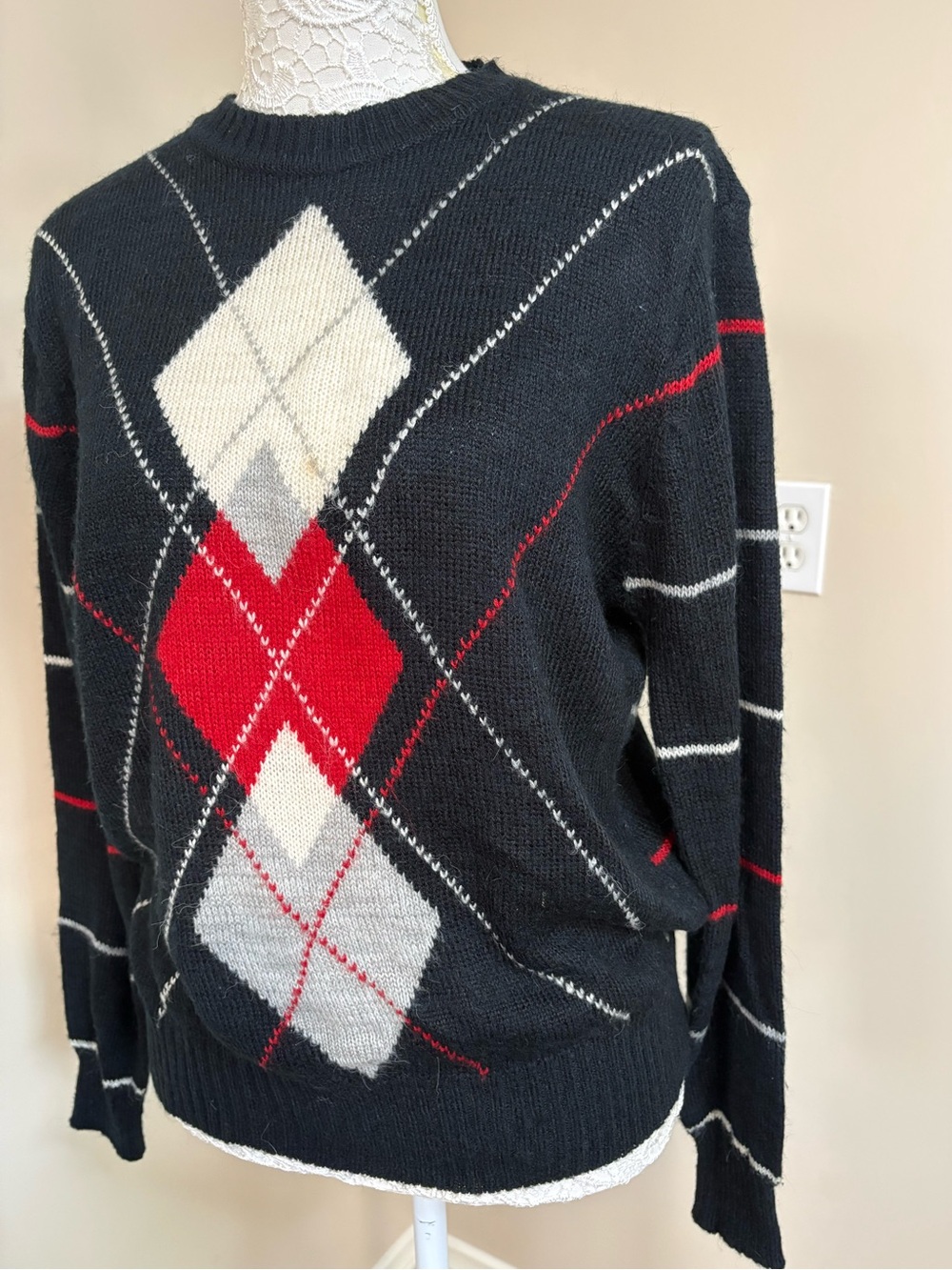 Vintage City Streets Argyle Sweater Black Red Gray Korea Preppy Academia Size M